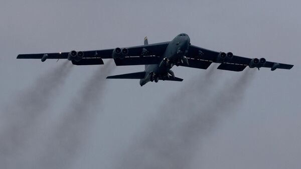 Американский бомбардировщик B-52. Архивное фото  - Sputnik Южная Осетия