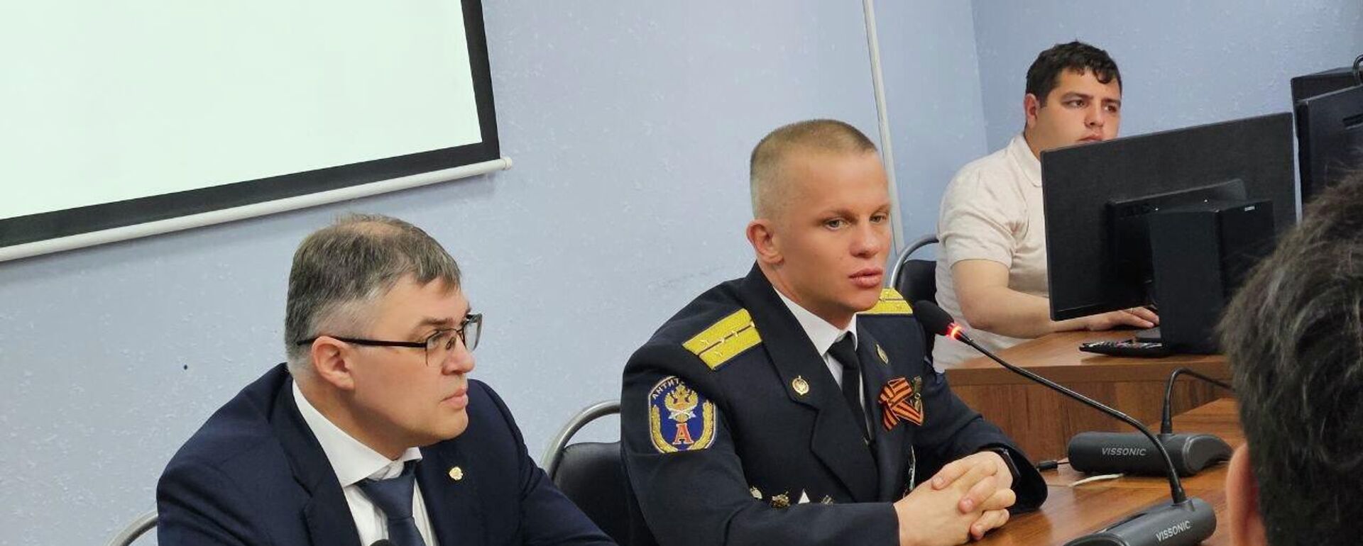 Встреча студентов ЮОГУ с директором спортивно-патриотического клуба Ярополк Ильей Шадриковым - Sputnik Южная Осетия, 1920, 18.05.2026