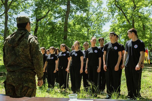 Военно-спортивная игра Зарница в Цхинвале Военно-спортивная игра Зарница в Цхинвале - Sputnik Южная Осетия