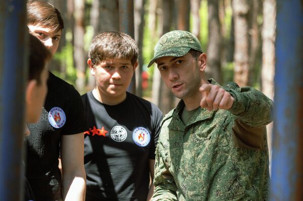 Военно-спортивная игра Зарница в Цхинвале Военно-спортивная игра Зарница в Цхинвале - Sputnik Южная Осетия