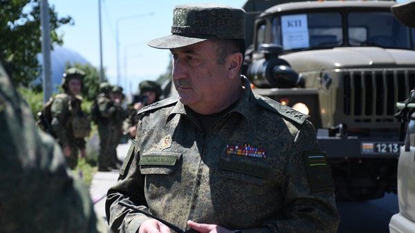 Министр обороны Южной Осетии гвардии генерал‑лейтенант Юрий Яровицкий - Sputnik Южная Осетия