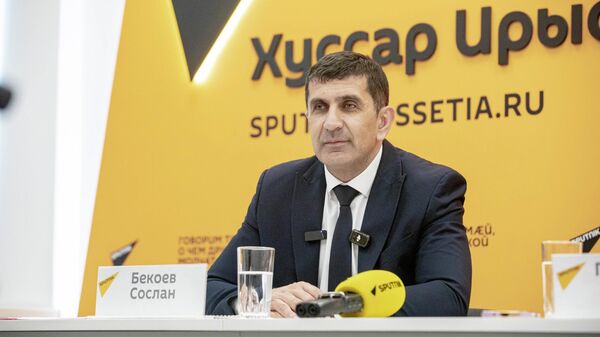 Сослан Бекоев на пресс-конференции - Sputnik Южная Осетия