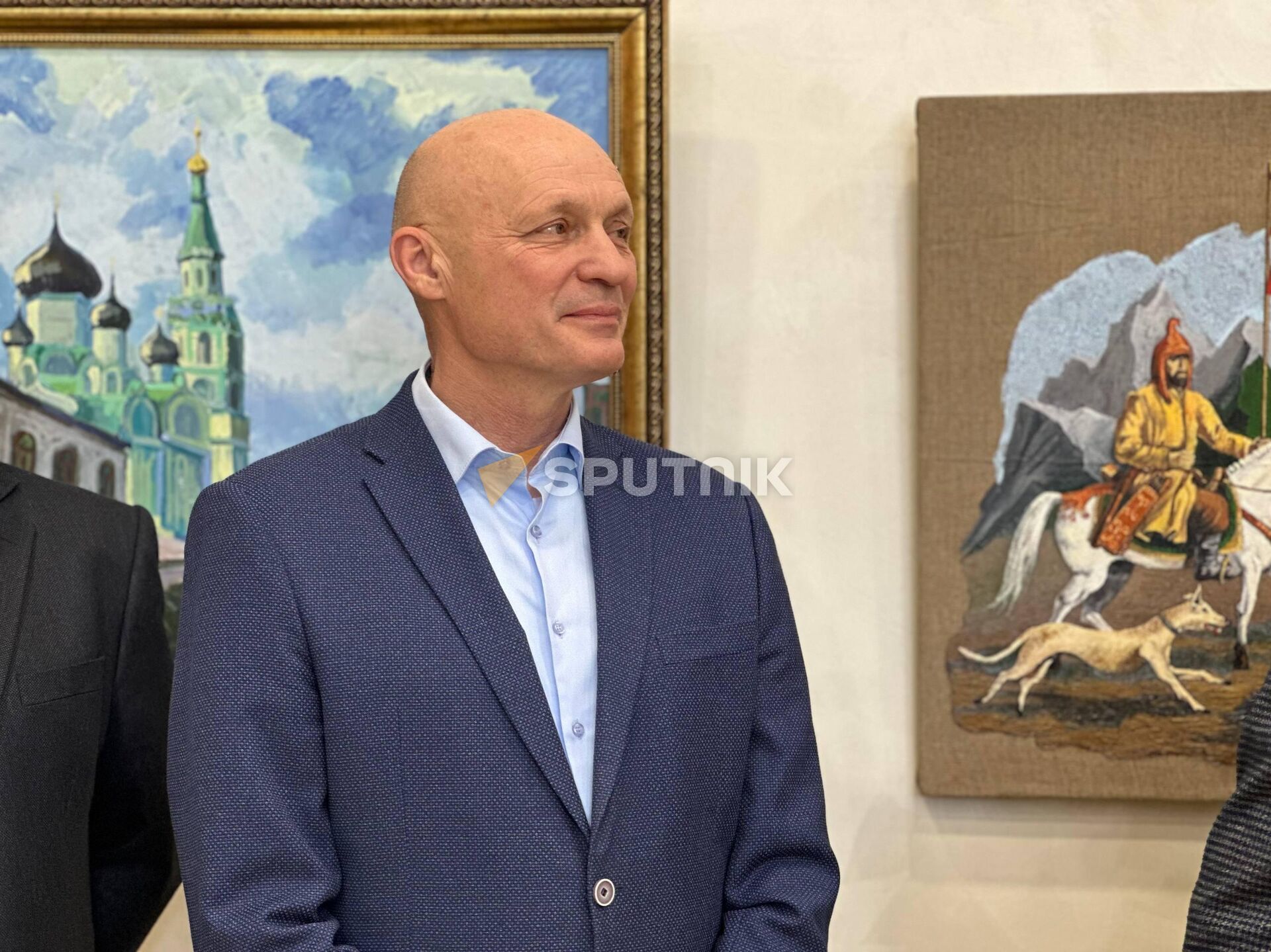 Посол РФ в РЮО Марат Кулахметов на выставке Союза художников Южной Осетии ко Дню России Посол РФ в РЮО Марат Кулахметов на выставке Союза художников Южной Осетии ко Дню России - Sputnik Южная Осетия, 1920, 12.06.2026