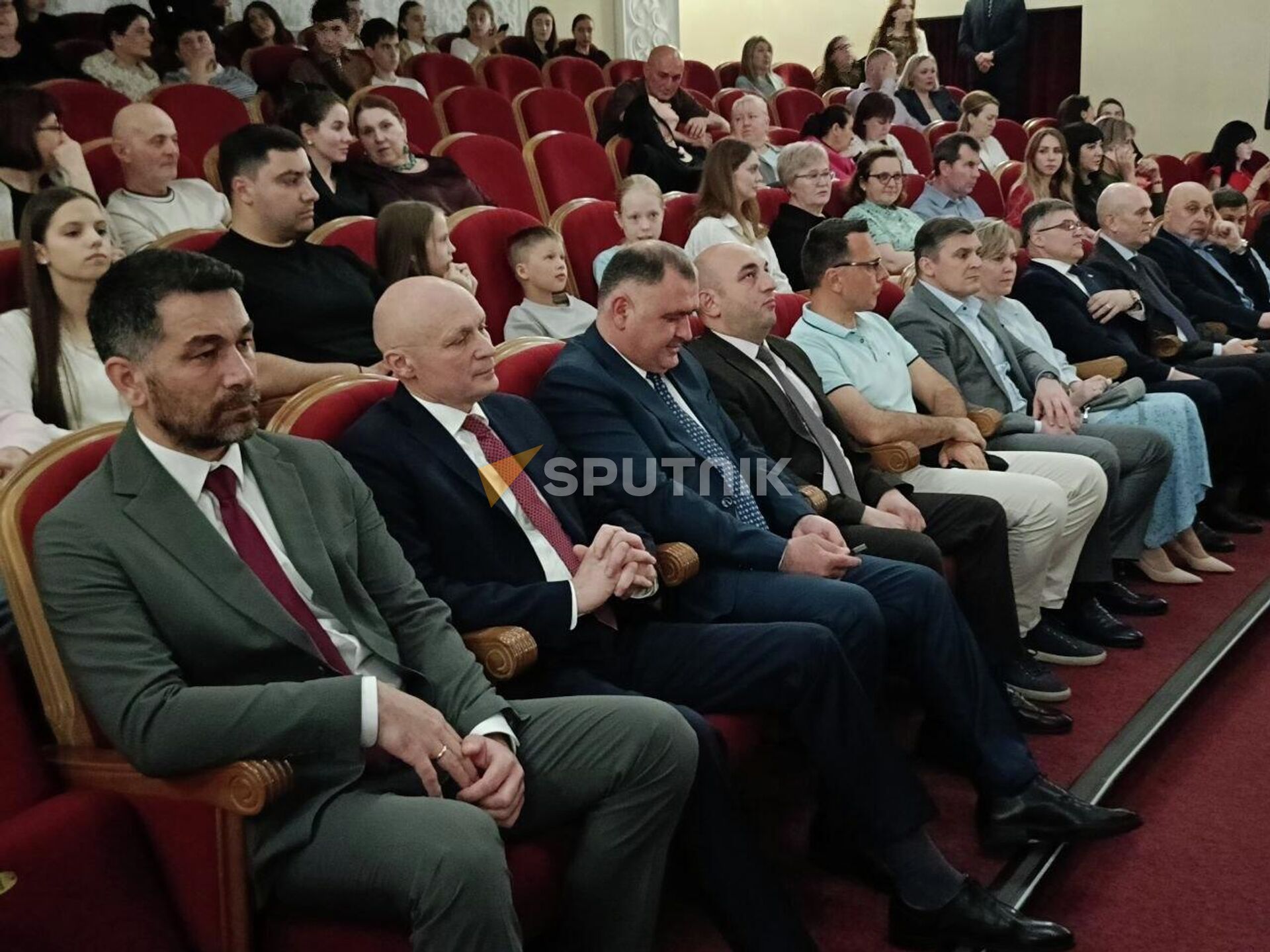 На концерте российского государственного казачьего ансамбля песни и танца Ставрополье в Цхинвале - Sputnik Южная Осетия, 1920, 12.06.2026