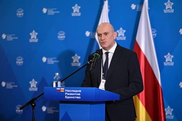 И.о. министра иностранных дел Южной Осетии Ахсар Джиоев - Sputnik Южная Осетия