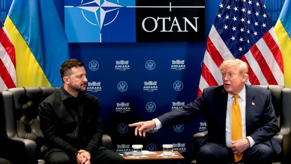 Встреча президента США Дональда Трампа и Владимира Зеленского на саммите лидеров НАТО в Турции - Sputnik Южная Осетия