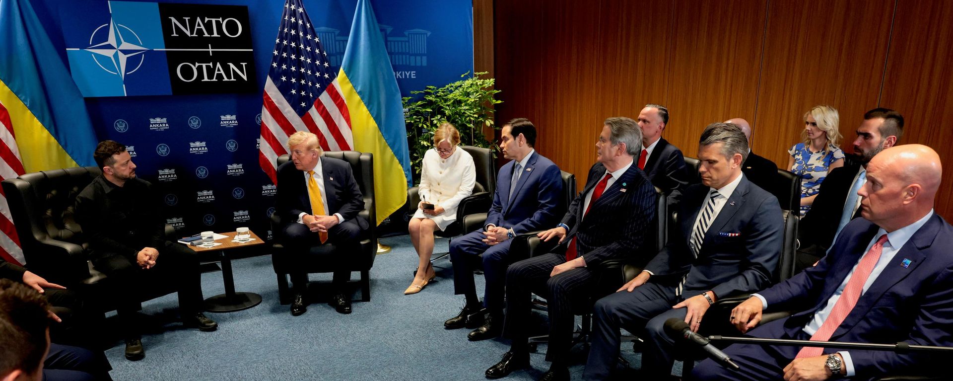 Встреча президента США Дональда Трампа и Владимира Зеленского на саммите лидеров НАТО в Турции - Sputnik Южная Осетия, 1920, 08.07.2026