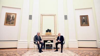 Встреча президента РФ Владимира Путина и врио президента Южной Осетии Марата Камболова