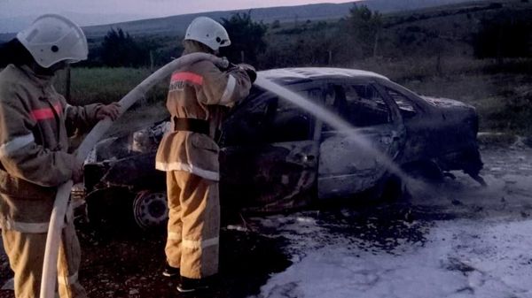 В селе Ход Южной Осетии сгорел легковой автомобиль LADA Granta - пострадавших нет - Sputnik Южная Осетия