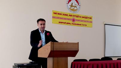 Хох Чочиев на предвыборной съезде партии "Иры Фарн"
