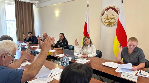 В Цхинвале проходит 92-ое заседание Центральной избирательной комиссии Южной Осетии - Sputnik Южная Осетия
