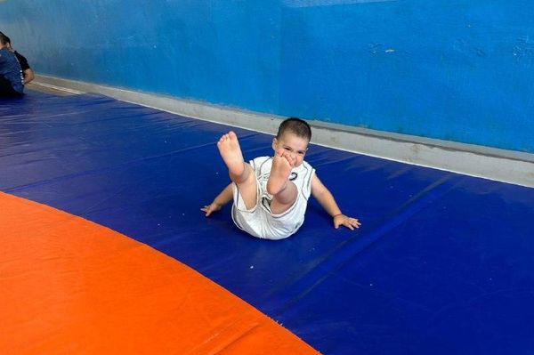 В Цхинвале прошел мастер-класс двукратного олимпийского чемпиона по греко-римской борьбе Романа Власова. В Цхинвале прошел мастер-класс двукратного олимпийского чемпиона по греко-римской борьбе Романа Власова. - Sputnik Южная Осетия