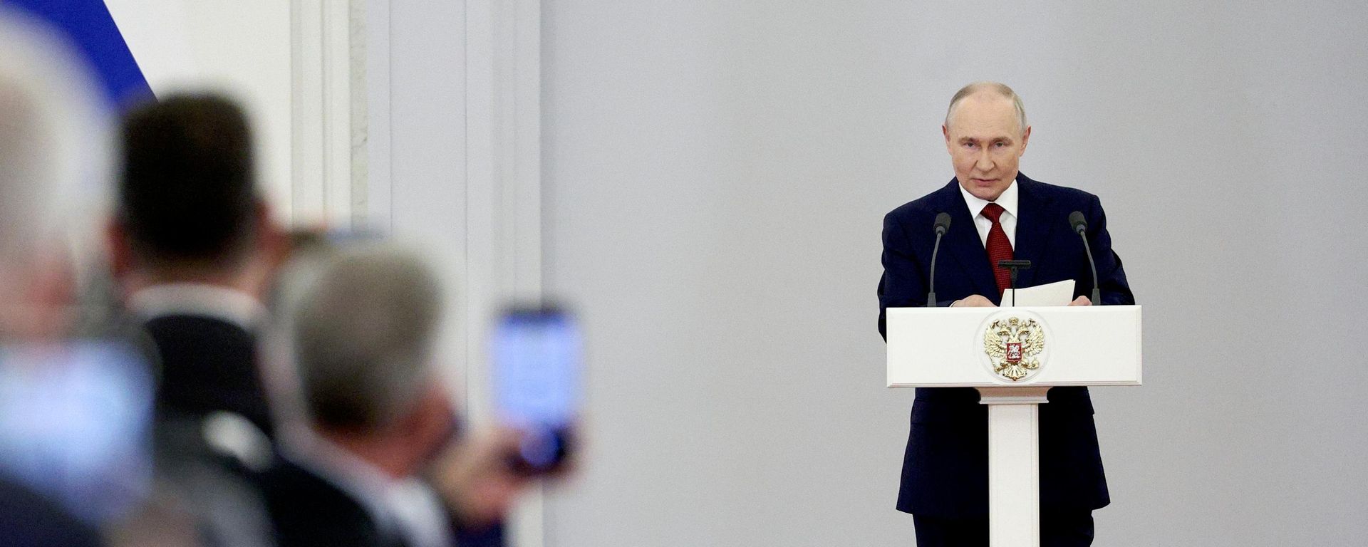 Встреча президента Владимира Путина с депутатами Госдумы РФ восьмого созыва - Sputnik Южная Осетия, 1920, 28.07.2026