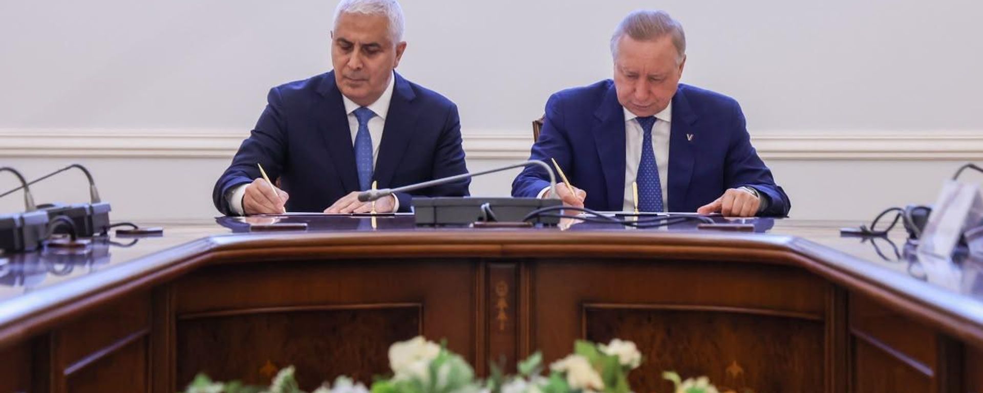 И. о. президента Южной Осетии Марат Камболов и губернатор Санкт-Петербурга Александр Беглов подписали Соглашение о сотрудничестве между Южной Осетией и Санкт-Петербургом. - Sputnik Южная Осетия, 1920, 30.07.2026