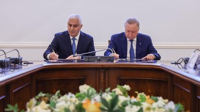 И. о. президента Южной Осетии Марат Камболов и губернатор Санкт-Петербурга Александр Беглов подписали Соглашение о сотрудничестве между Южной Осетией и Санкт-Петербургом.