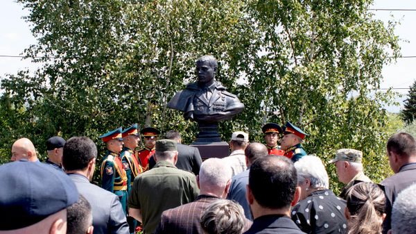 В Южной Осетии почтили память Героя России Дениса Ветчинова - Sputnik Южная Осетия