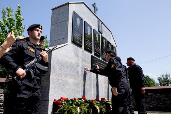 В Южной Осетии почтили память бойцов ОМОН, погибших при защите Цхинвала - Sputnik Южная Осетия