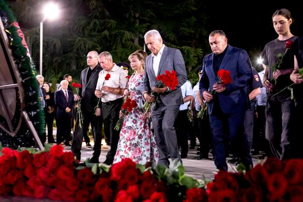 Траурное мероприятие 7 августа у мемориального комплекса Защитникам Южной Осетии в Цхинвале - Sputnik Южная Осетия