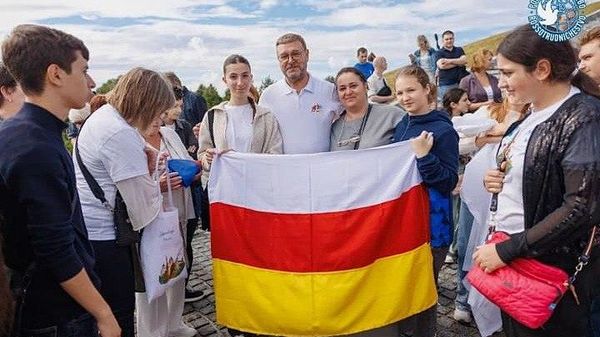 РХИ фӕсивӕды минӕвӕрттӕ бабӕрӕг кодтой Псковы област Здравствуй, Россия!-йы фӕлгӕтты - Sputnik Хуссар Ирыстон