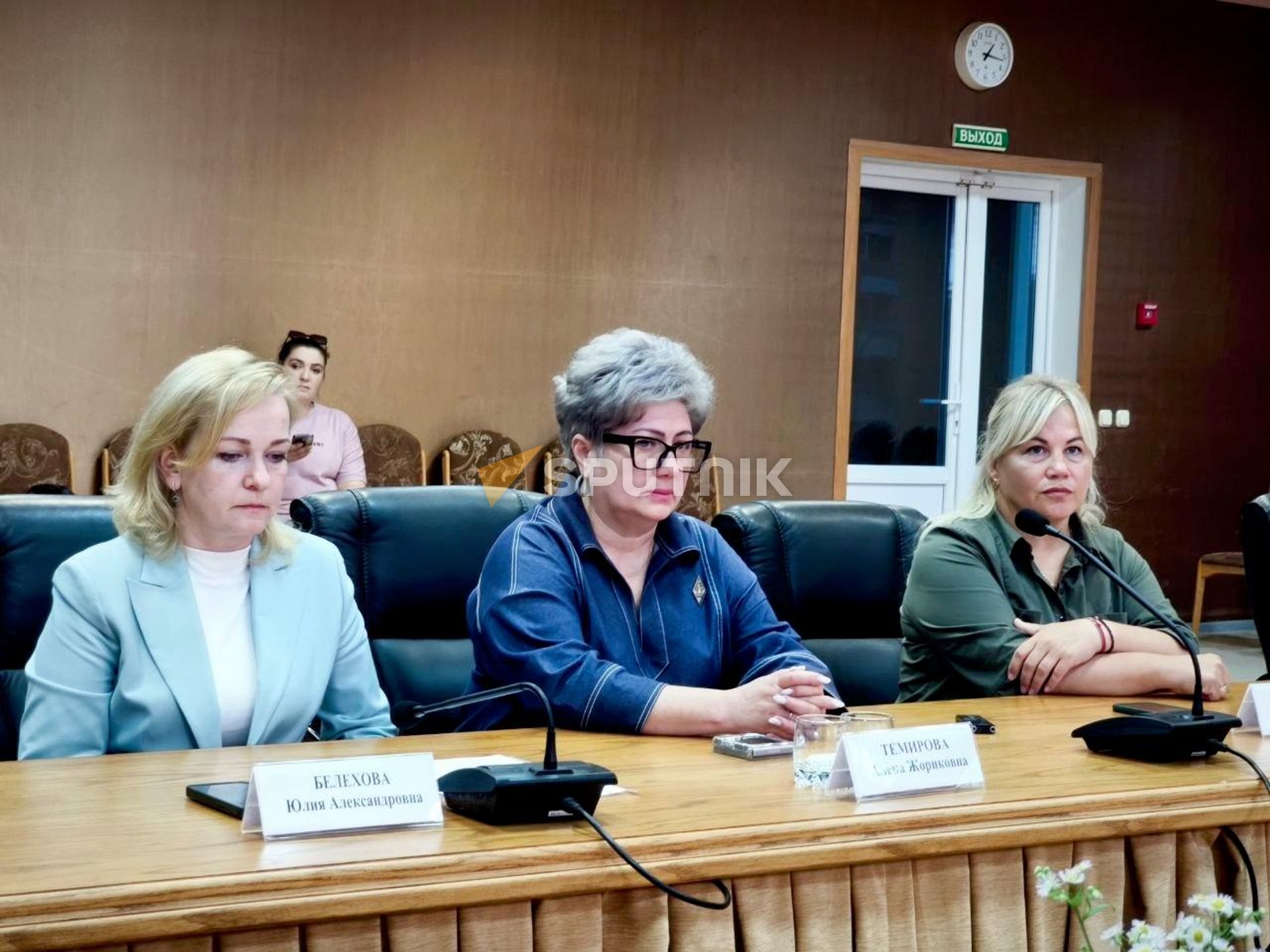 Встреча с руководителем автономной некоммерческой организации Комитет семей воинов Отечества Юлией Белеховой Встреча с руководителем автономной некоммерческой организации Комитет семей воинов Отечества Юлией Белеховой - Sputnik Южная Осетия, 1920, 17.08.2026