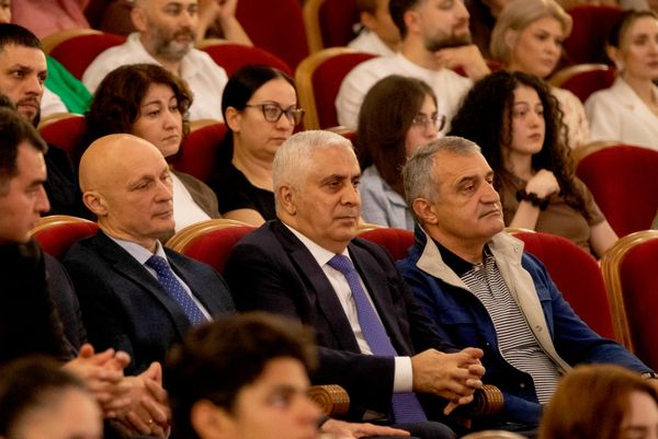 Мультижанровый фестиваль "IWMÆ WÆM" - итоговый концерт проекта "Южный портал" - Sputnik Южная Осетия