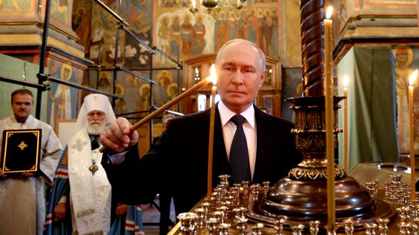 Президент Владимир Путин посетил Архангельский собор Московского Кремля - Sputnik Южная Осетия