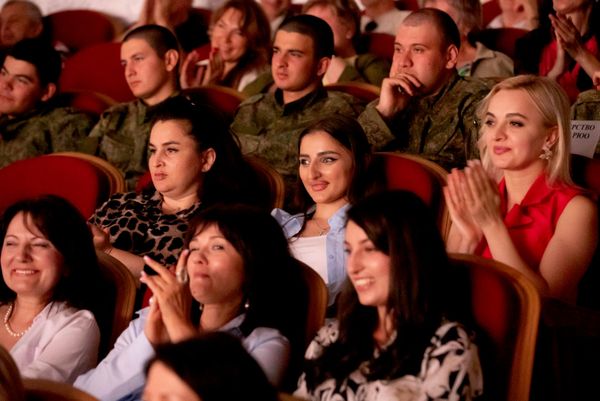 Концерт ансамбля им. Александрова в Цхинвале - Sputnik Южная Осетия