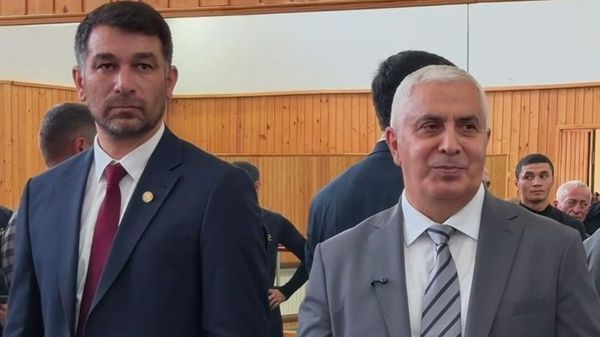 Исполняющий обязанности президента Южной Осетии Марат Камболов и и.о. министра культуры Григорий Мамиев - Sputnik Южная Осетия