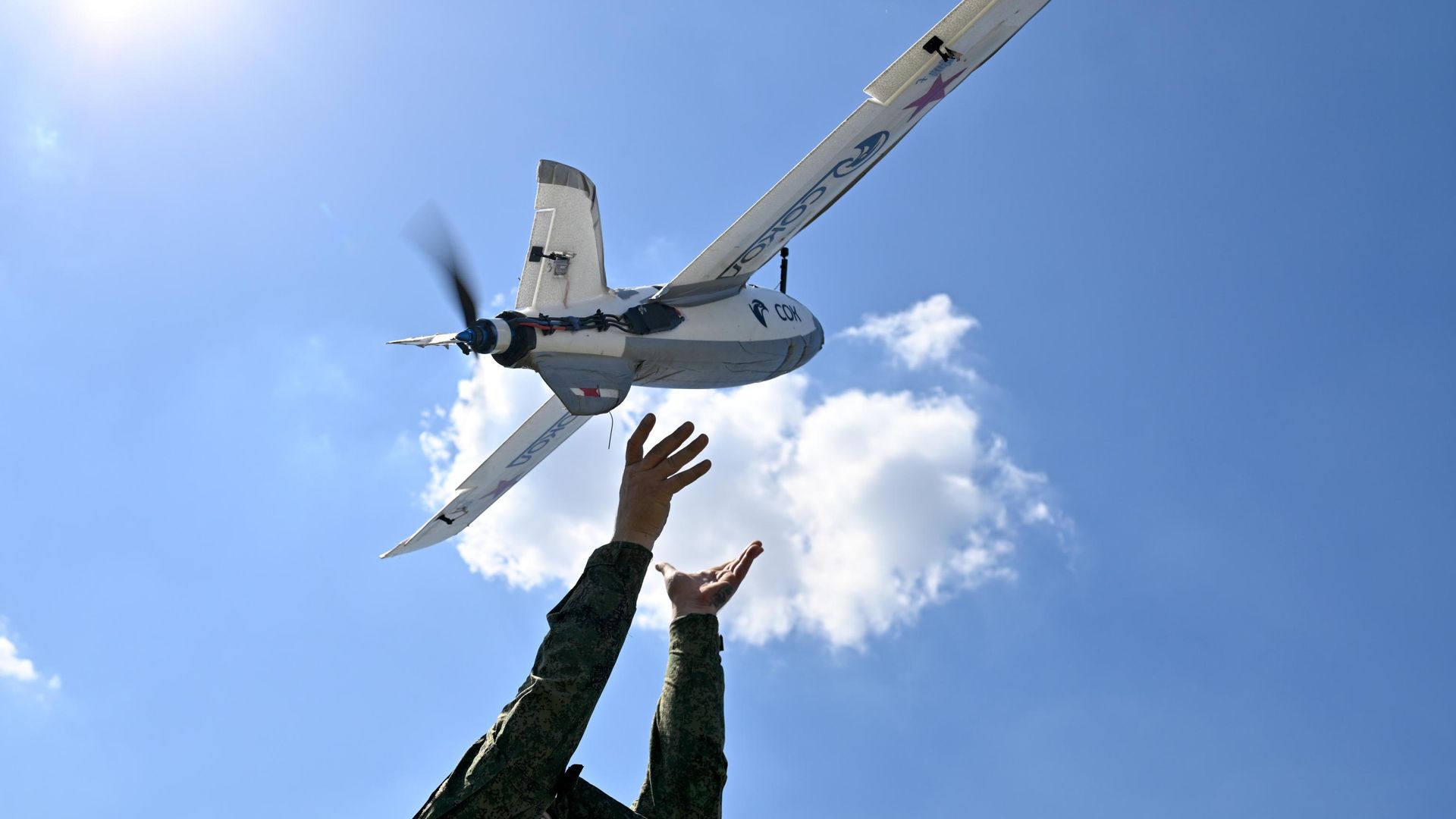 Боевая работа расчета БПЛА Сокол группировки войск Центр в зоне СВО Боевая работа расчета БПЛА Сокол группировки войск Центр в зоне СВО - Sputnik Южная Осетия, 1920, 27.08.2026