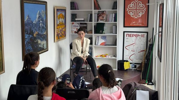 Представитель Движения первых Елизавета Норец. Открытый диалог на тему От мечты до реализации. - Sputnik Южная Осетия