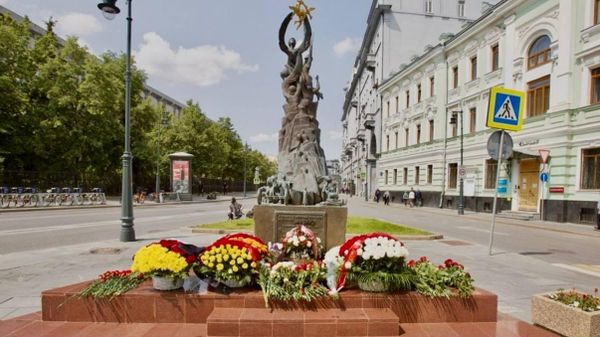 Памятник жертвам Бесланской трагедии в Москве - Sputnik Южная Осетия