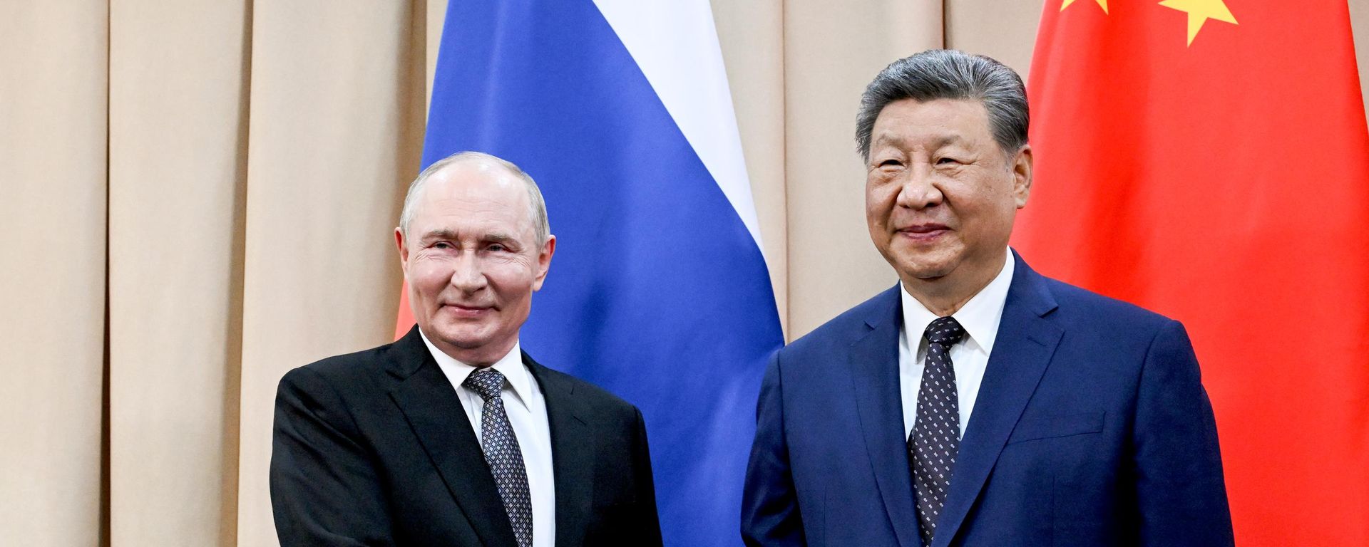 Президент РФ Владимир Путин и председатель КНР Си Цзиньпин - Sputnik Южная Осетия, 1920, 31.08.2026