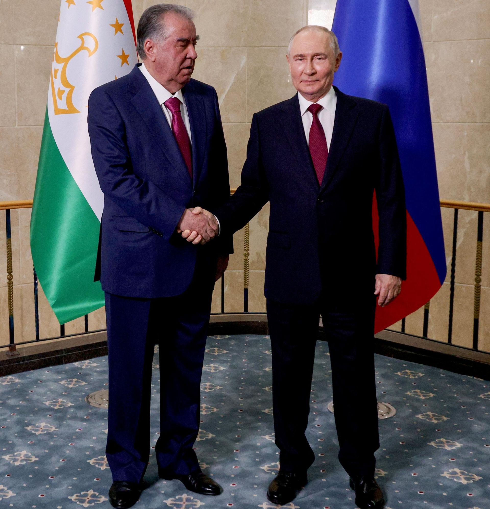 Президент Владимир Путин встретился с президентом Таджикистана Эмомали Рахмоном - Sputnik Южная Осетия, 1920, 01.09.2026
