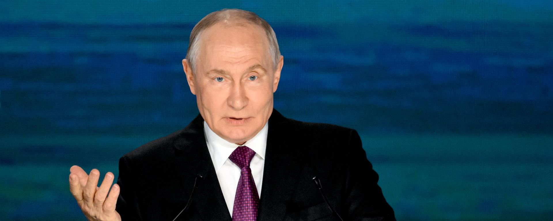 Президент России Владимир Путин на пленарной сессии ВЭФ-2026 Президент России Владимир Путин на пленарной сессии ВЭФ-2026 - Sputnik Южная Осетия, 1920, 03.09.2026