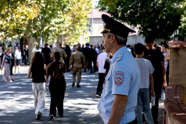 Траурная акция в Южной Осетии памяти жертв теракта в Беслане  - Sputnik Южная Осетия