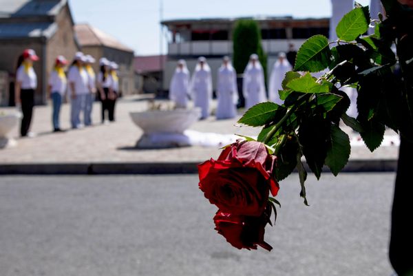 Траурная акция в Южной Осетии памяти жертв теракта в Беслане  - Sputnik Южная Осетия
