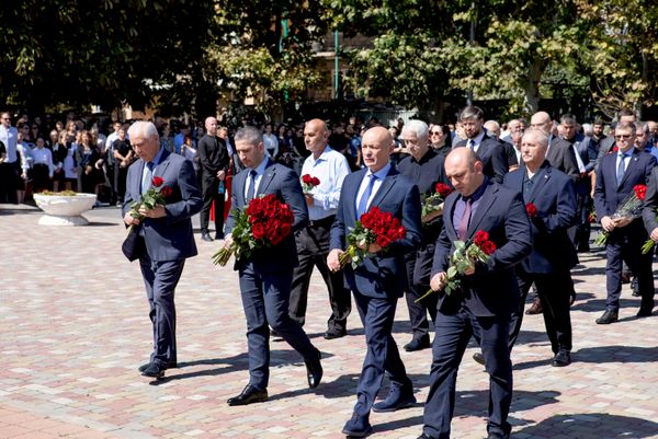Траурная акция в Южной Осетии памяти жертв теракта в Беслане  - Sputnik Южная Осетия