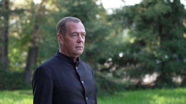 Канцлер ФРГ и руководство Германии встали на путь забвения результатов Второй Мировой войны, заявил Медведев - Sputnik Южная Осетия