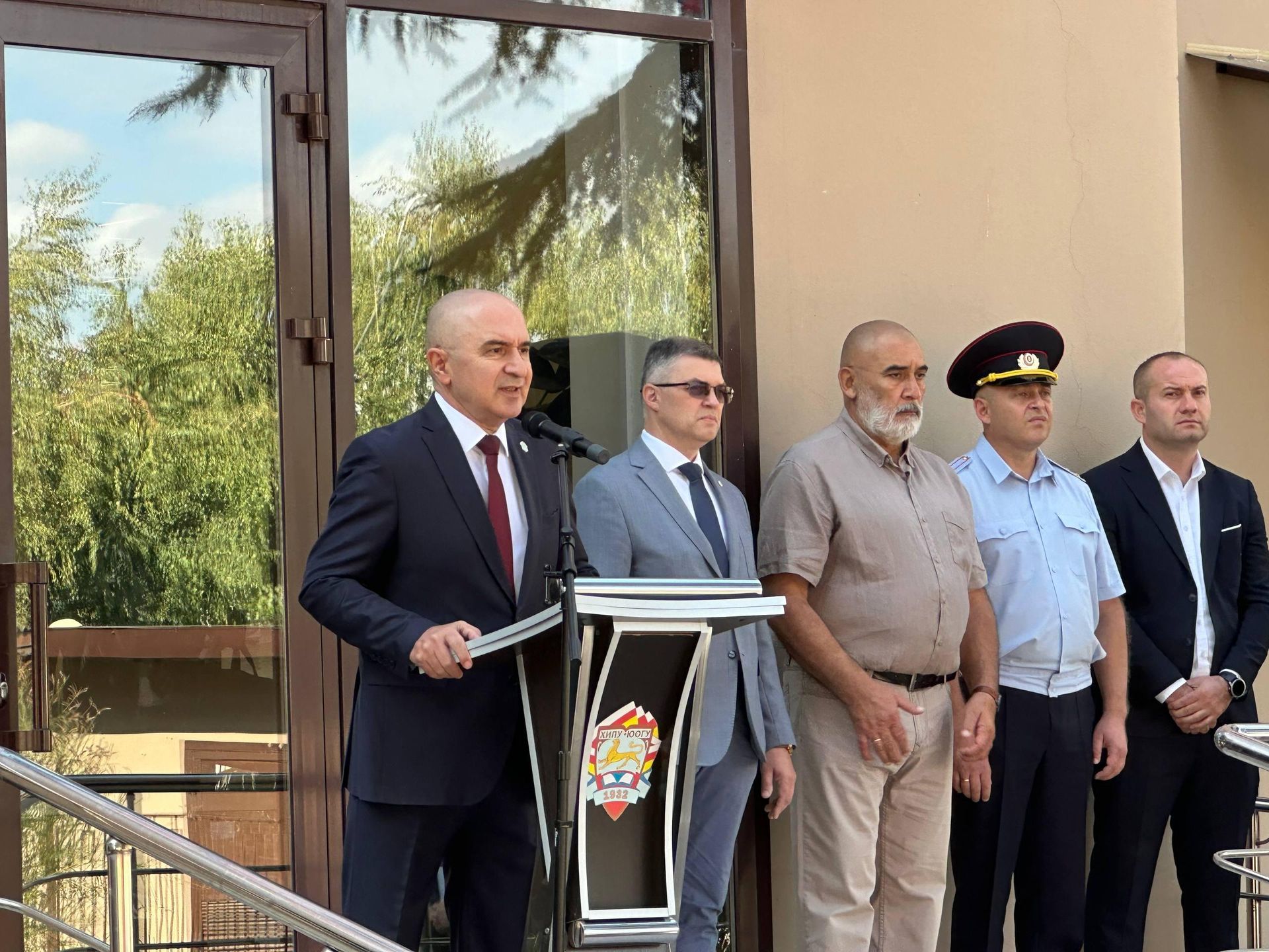 В Юго-Осетинском государственном университете прошла торжественная линейка В Юго-Осетинском государственном университете прошла торжественная линейка - Sputnik Южная Осетия, 1920, 04.09.2026