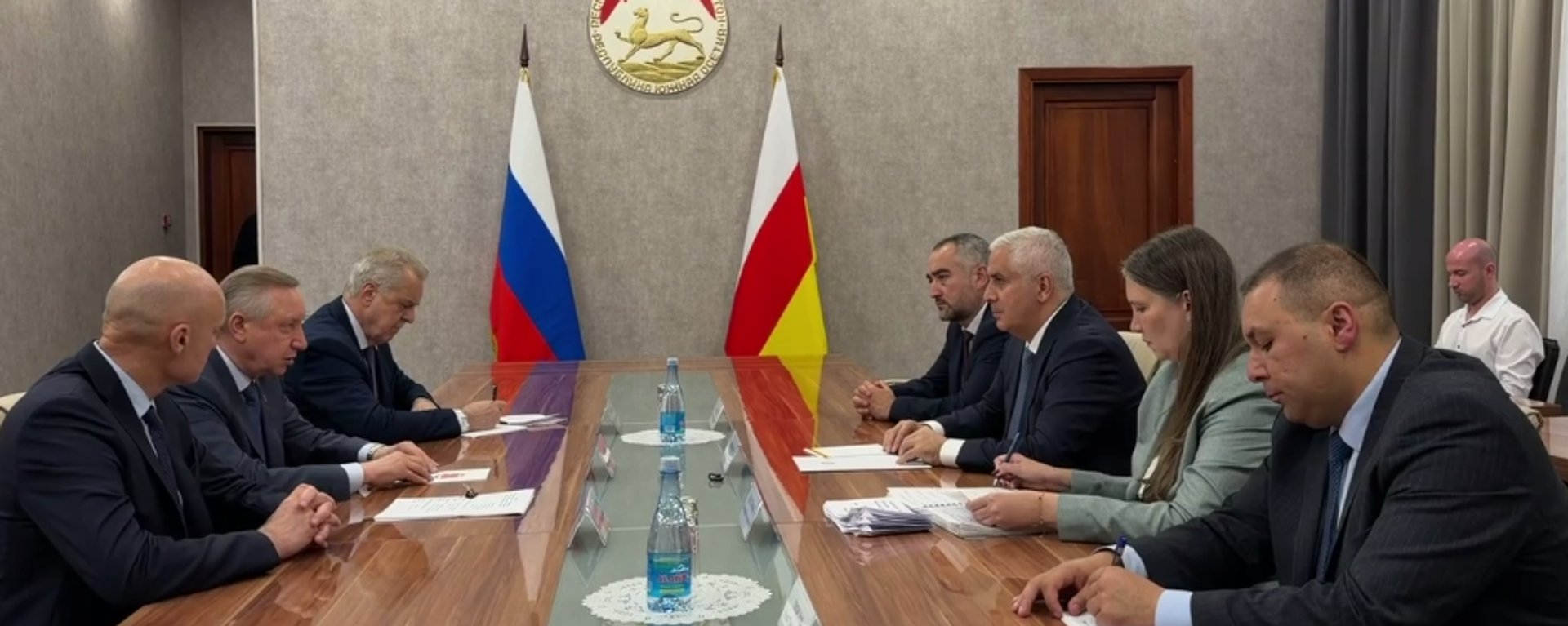 Встреча Марата Камболова с губернатором Санкт-Петербурга Александром Бегловым - Sputnik Южная Осетия, 1920, 05.09.2026