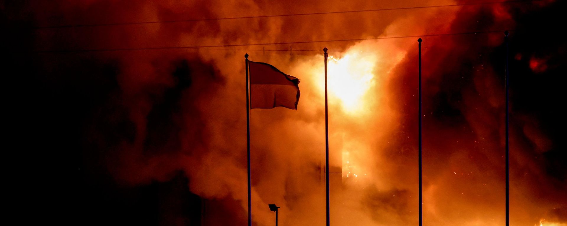 Пожар в логистическом центре в Киевской области, пораженном ударом российского БПЛА - Sputnik Южная Осетия, 1920, 05.09.2026