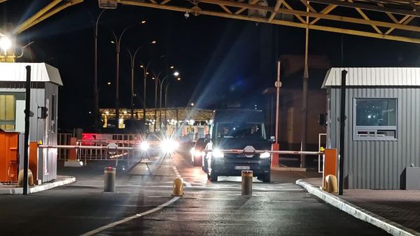 Российские дипломаты прибыли в Брест после закрытия Русского дома в Берлине - Sputnik Южная Осетия