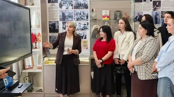 Родители и педагоги Южной Осетии ознакомились с успешными проектами школ Северной Осетии - Sputnik Южная Осетия