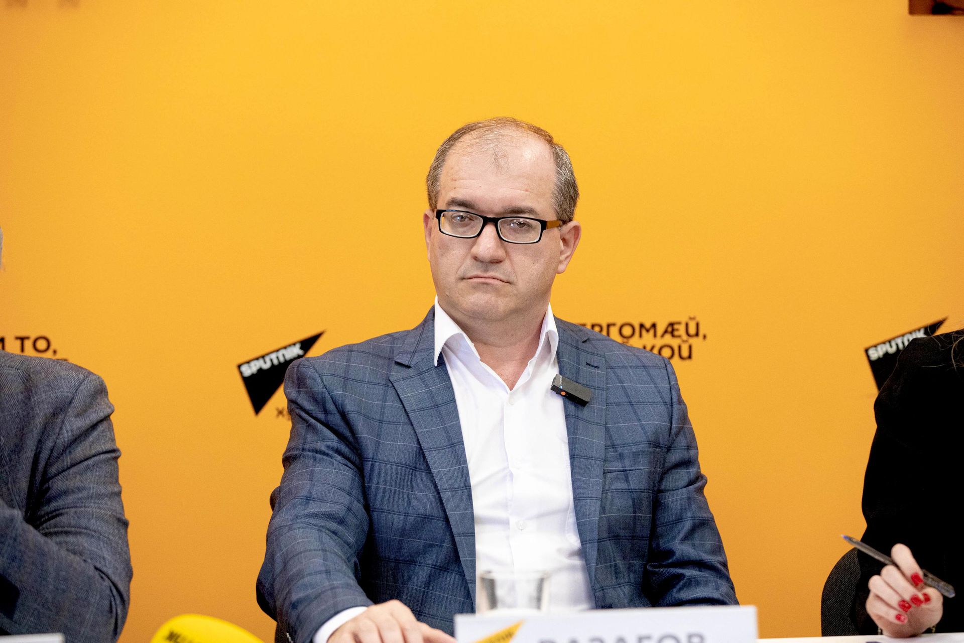 Юрий Вазагов на пресс-конференции  - Sputnik Южная Осетия, 1920, 25.09.2026
