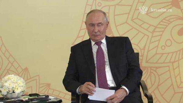 Россия выступает за привлечение большего числа участников к работе Нового банка развития (НБР) БРИКС, заявил Владимир Путин - Sputnik Южная Осетия