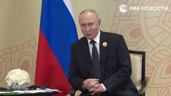 ОАЭ стали одной из самых близких для России стран на Ближнем Востоке, заявил Владимир Путин на встрече с наследным принцем Абу-Даби - Sputnik Южная Осетия