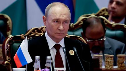 Президент РФ Владимир Путин на заседании XVIII саммита БРИКС в формате "аутрич" в Нью-Дели