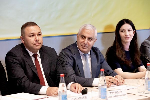 Презентация направления развития республики Программа будущего в штабе общественной поддержки Марата Камболова Презентация направления развития республики Программа будущего в штабе общественной поддержки Марата Камболова - Sputnik Южная Осетия