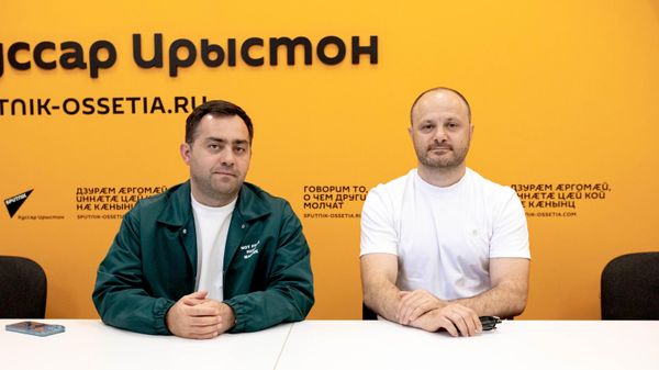 Таймураз Бадзиев и Давид Цаллаев - Sputnik Южная Осетия