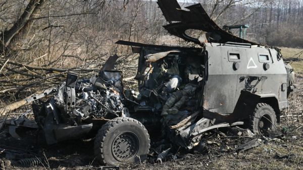 Сгоревший бронеавтомобиль ВСУ Козак. Архивное фото  - Sputnik Южная Осетия
